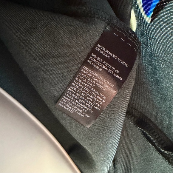 Chico’s Traveler’s Floral Artisanal Boatneck Tunic Top - Picture 7 of 9